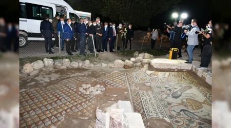 Bakan Ersoy 5 bin 500 yllk antik kentte incelemelerde bulundu