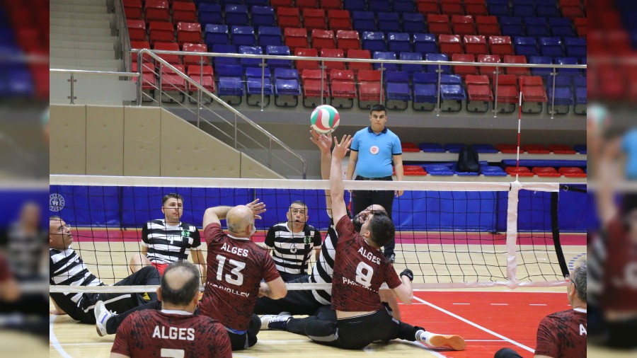 Oturarak Voleybol Sper Lig 1. Etap mcadeleleri Karabkte balad