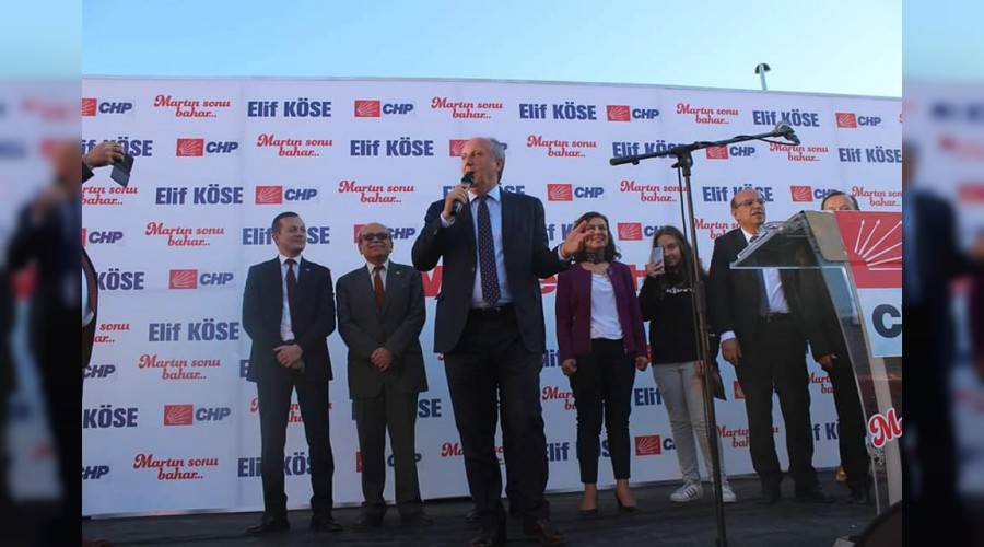 Elif Kse Misak- Milli Demokrasi Meydannda Halkla Bulutu.