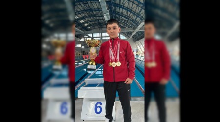 Karab�kl� y�z�c� finalde