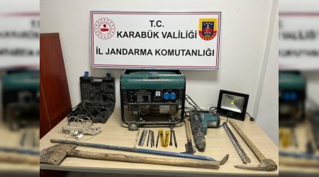Kaak kaz yapan 4 kii sust yakaland