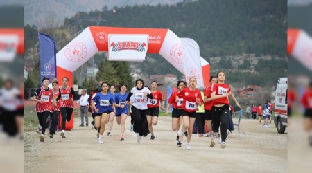 Karab�k�te ANAL�G Atletizm Kros 1. Etap yar��malar� d�zenlendi