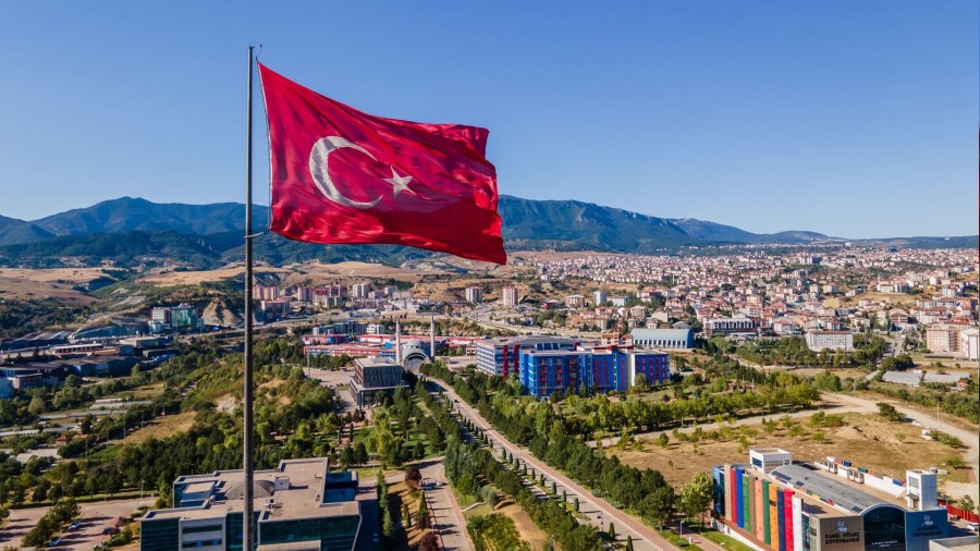 Y�K raporunda Karab�k �niversitesi 4 alanda ilk 10�a girdi