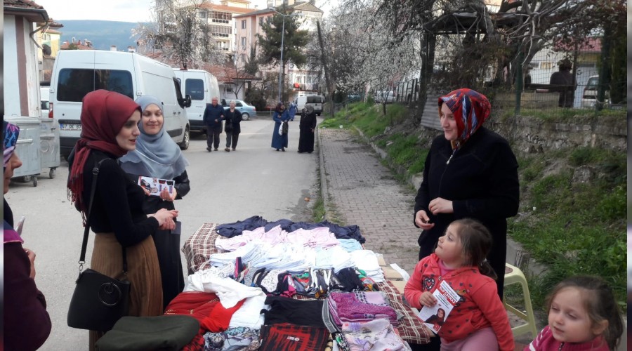 Elif Caymaz'a Perembe pazar esnafndan youn ilgi