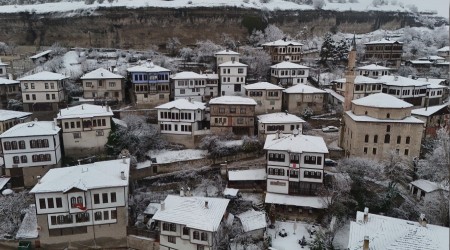 Safranbolu beyaz �rt�yle kapland�