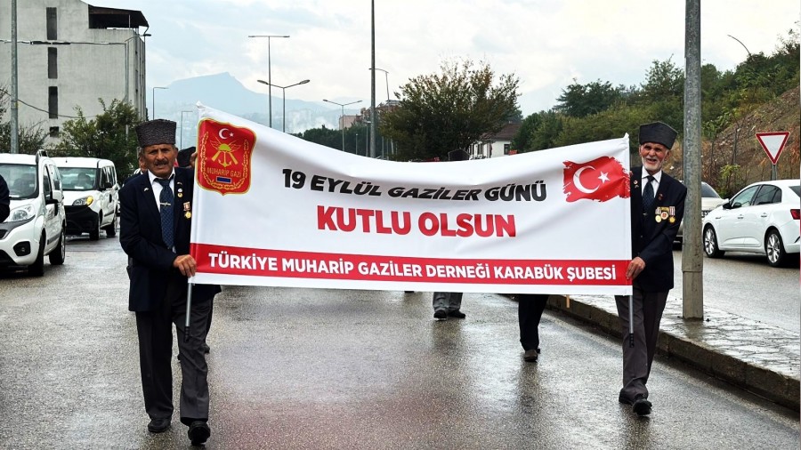 Gazilerin yryne 50 metrelik Trk bayrayla destek