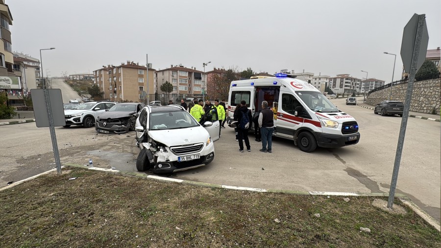 Otomobille motosikletin arpt kaza kamerada