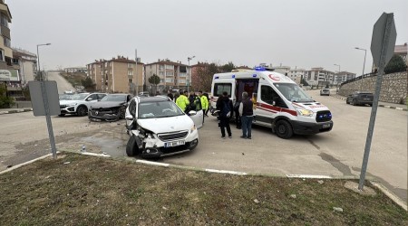 Otomobille motosikletin arpt kaza kamerada