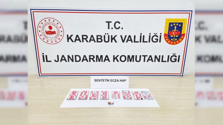 Karabk'te 102 adet sentetik hap ele geirildi