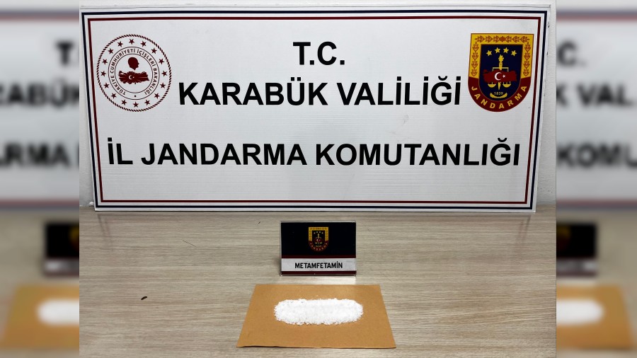 Karab�k'te uyu�turucu operasyonu: 5 g�zalt�