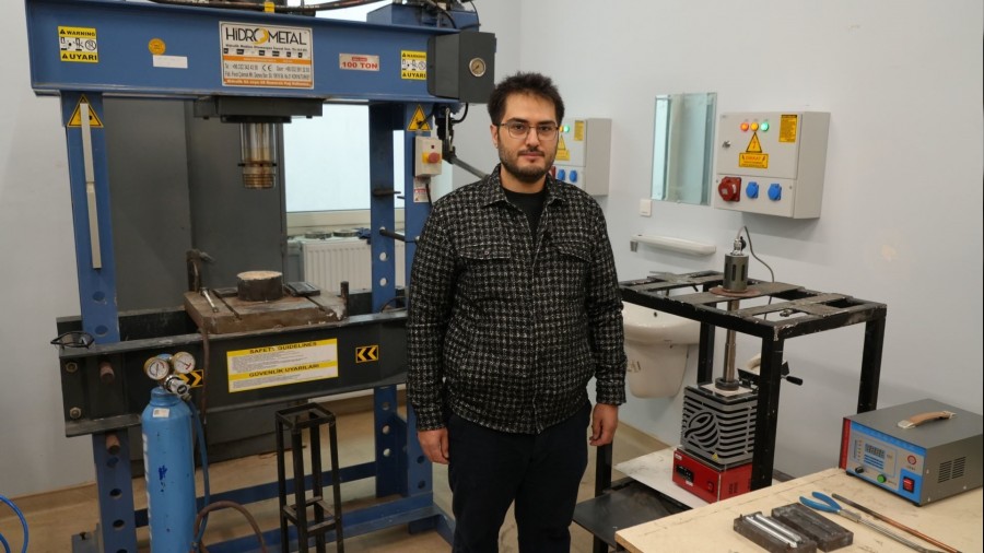 KB laboratuvarlarnda yeni nesil implant malzemesi retildi