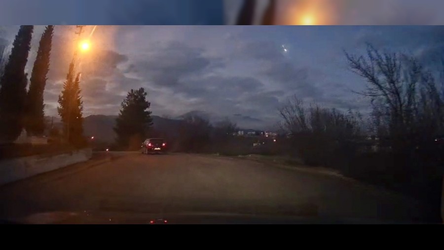 Karabk semalarnda gizemli cisim kamerada