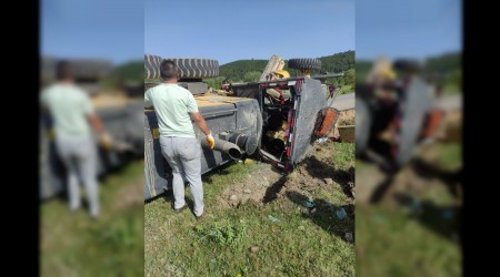 zel dareye ait i makinesi devrildi: 1 yaral