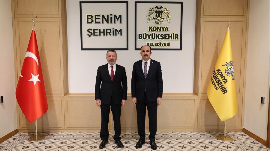 Rektr Krk, Konya Bykehir Belediye Bakan Altay ile bir araya geldi
