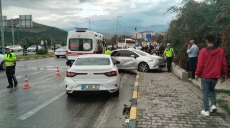 6 aral zincirleme trafik kazas: 4 yaral