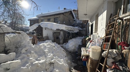 80 ya��ndaki kad�n donmu� halde �l� bulundu