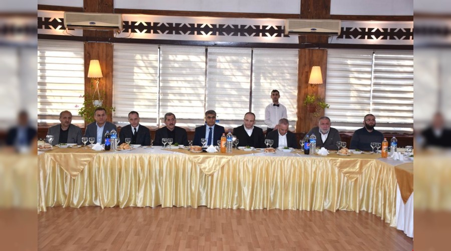 Karabk Valisi OSBde faaliyet gsteren  adamlaryla bir araya geldi.