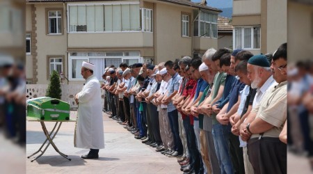 Mantardan zehirlenen yal kadn hayatn kaybetti, ei youn bakmda 