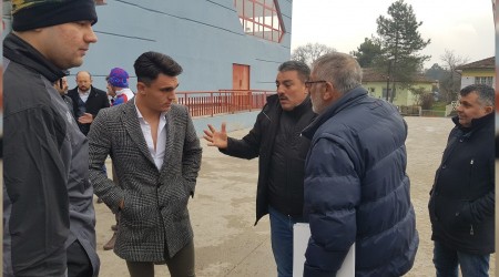 Kulp bakan ve futbolcu babas arasnda ma sonras gerginlik