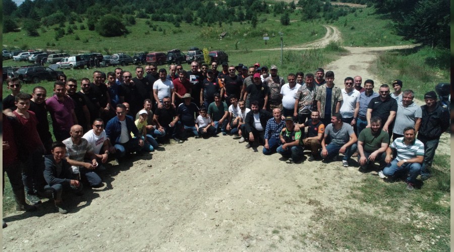 Off-Roadlarn amurla mcadelesi nefesleri kesti 