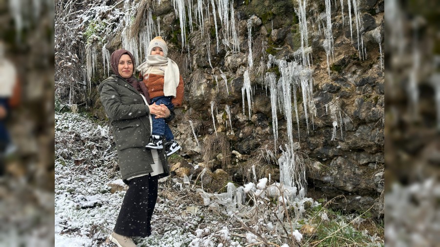 Yama ve kayalklarda buz sarktlar olutu