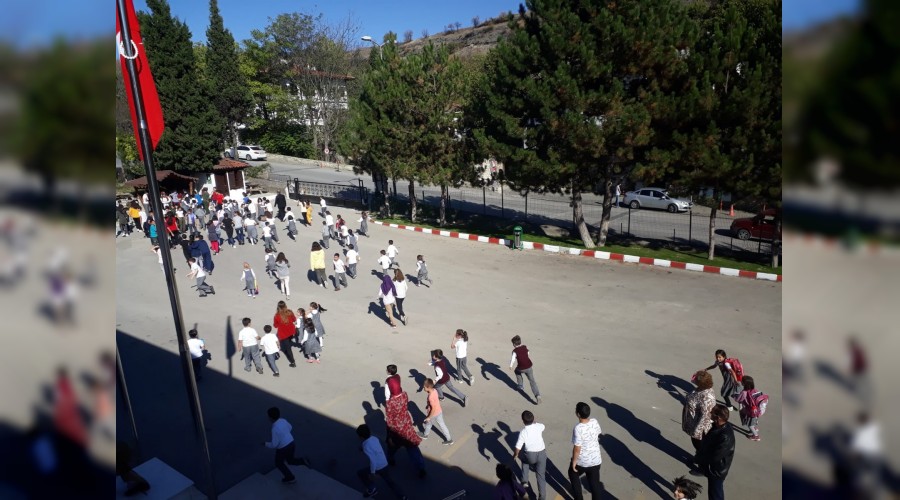 Safranbolu'da okullarda deprem tatbikat yapld