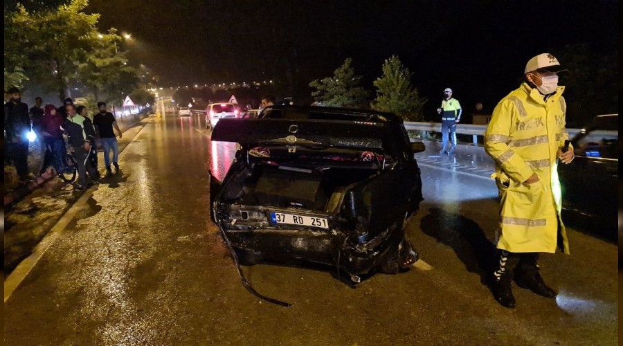 Zincirleme trafik kazas: 1'i ar 3 yaral