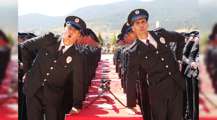 Karabk POMEMde 484 polis aday mezuniyet cokusu yaad