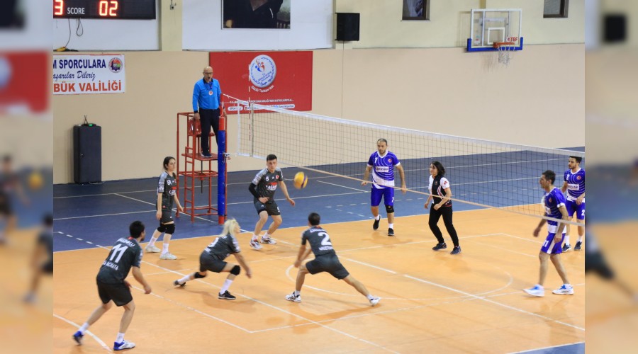 Kurumlar aras Voleybol turnuvas byk ilgi gryor