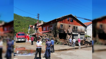 ehit ailesinin evi alevlere teslim oldu