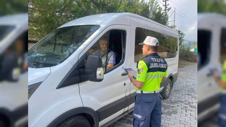 Jandarmadan okul servis araçlarına denetim