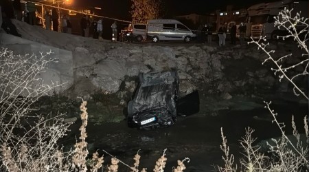 Alkol lm getirdi ; Otomobil dereye utu