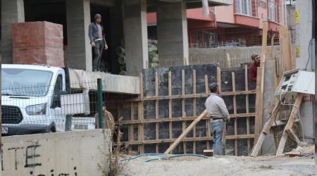 naat iileri siren sesini duyunca sayg duruuna geti