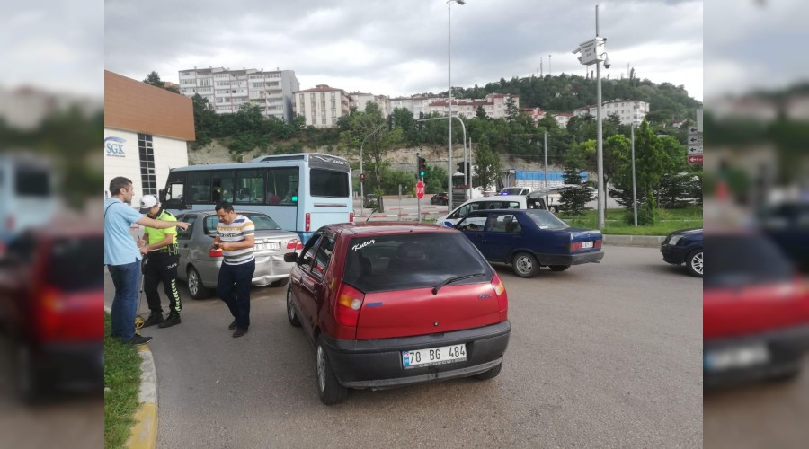 Karabk’te trafik kazas: 1 yaral 