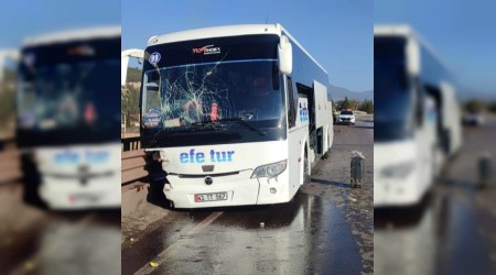 Yolcu otobs kpr bariyerlerine arpt: 1 yaral