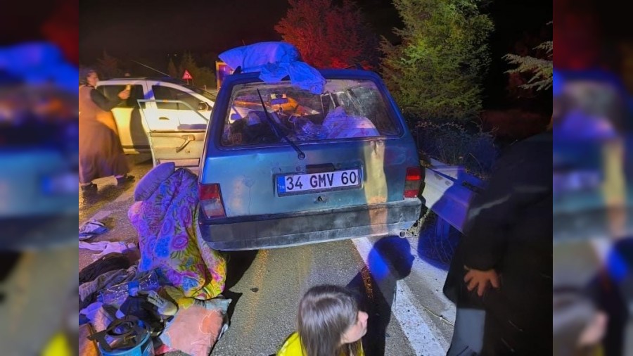 ki otomobil arpt 2si ocuk 6 yaral