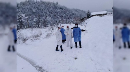 Salk ekipleri kar k demeden alama almalarn srdryor