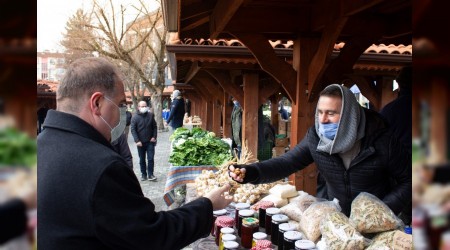 Kaymakam Trkz, Pazar esnafn ziyaret etti