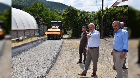 Uzun, Eskipazar ilesinde asfalt kaplama almalarn inceledi