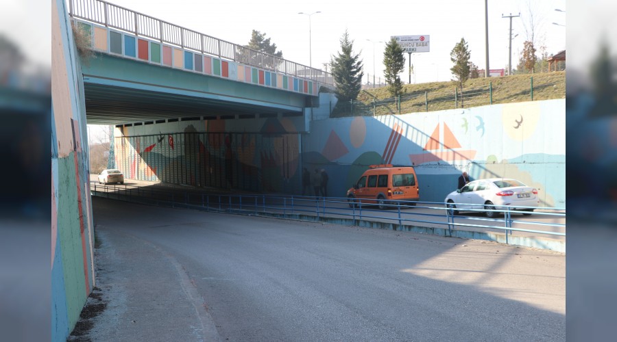 Bebinevler yolundaki atlak korkuttu