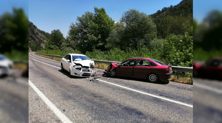 Hatal sollama yapt, kardan gelen otomobille arpt 