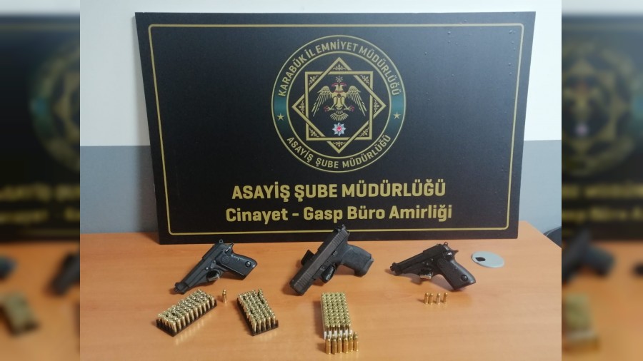 Ruhsatsz silah operasyonunda 4 pheli yakaland