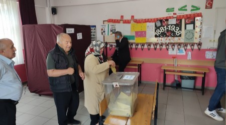 Aydnlkevler Mahallesi 3. kez muhtarlk seimine gitti