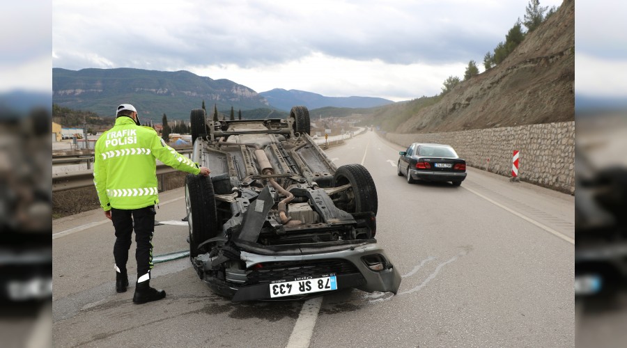 Devrilen otomobil 90 metre srklendi: 1 yaral