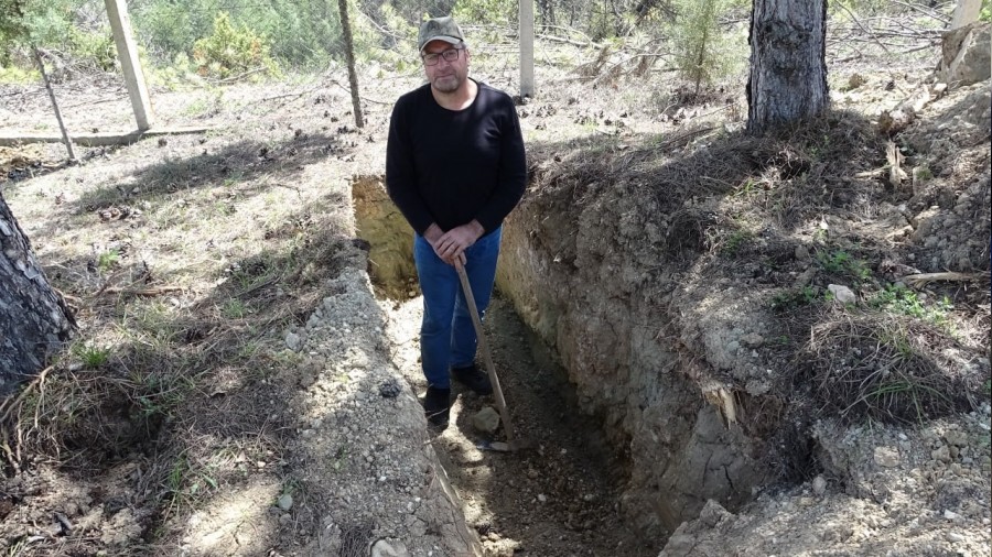 Dokuz kez �l�mden d�n�nce kendi mezar�n� kazmaya ba�lad�