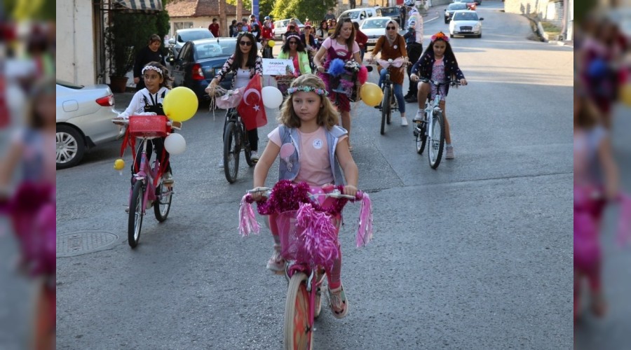 Safranboluda ssl kadnlar temiz hava iin pedal evirdi