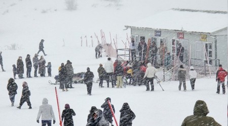 Sis ve ya���a ra�men Keltepe'ye ak�n ettiler