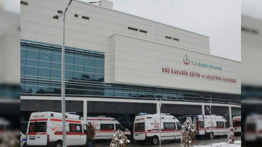 Yolun karsna geen 12 yandaki ocua otomobil arpt