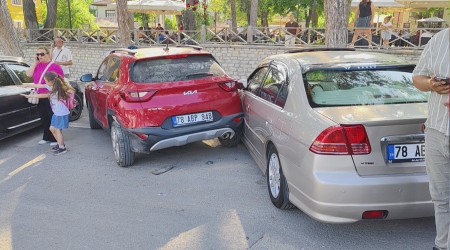 Kontrolden kan otomobil 3 araca arpt: 1 yaral
