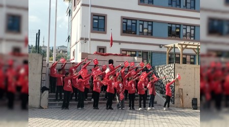 rencilerin 29 Ekim gsterisi byk beeni toplad